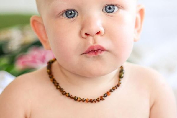 Les nourrissons peuvent-ils porter des bijoux?