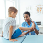 L'orthopédie pédiatrique est un domaine crucial pour la santé des enfants. Il est essentiel de consulter un spécialiste