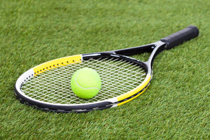 Maintenance court de tennis en Gazon synthétique Bourg en Bresse