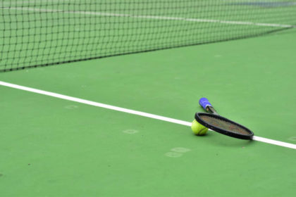 Maintenance court de tennis en Gazon synthétique Bourg en Bresse