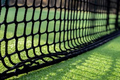 Construction d'un court de tennis en gazon synthétique à Cannes
