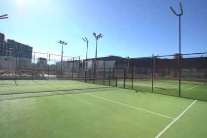 Construction d'un court de tennis en gazon synthétique à Nice