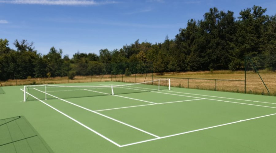 Construction d'un court de tennis en béton poreux à Mougins