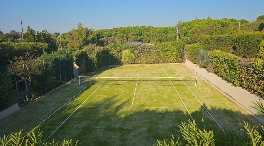 Construction d'un court de tennis en gazon synthétique à Nice