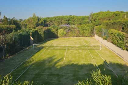 Construction d'un court de tennis en gazon synthétique à Nice