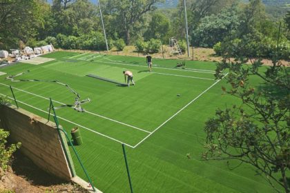 Construction d'un court de tennis en gazon synthétique à Nice