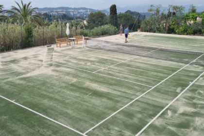 Construction d'un court de tennis en gazon synthétique à Nice