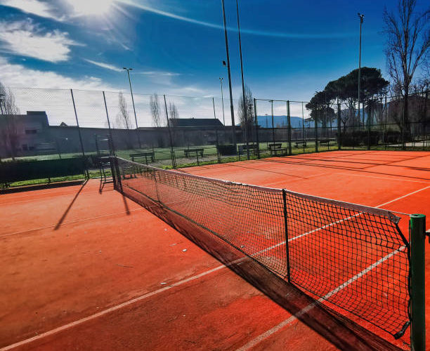 Construction d'un terrain de tennis à Toulon