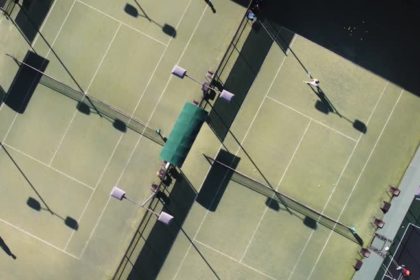 Construction d'un court de tennis à Saint-Raphaël