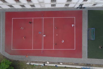 Construction d'un court de tennis à Saint-Raphaël