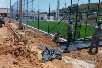 Construction d'un terrain de tennis à Nice