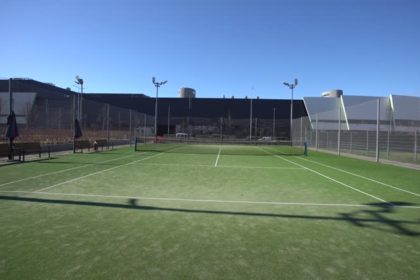 Construction d'un court de tennis à Nice