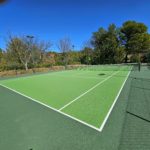 Construction d'un court de tennis en béton poreux à Cannes