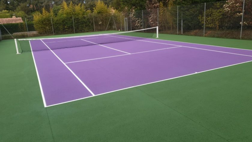 Construction d'un court de tennis en béton poreux à Mougins