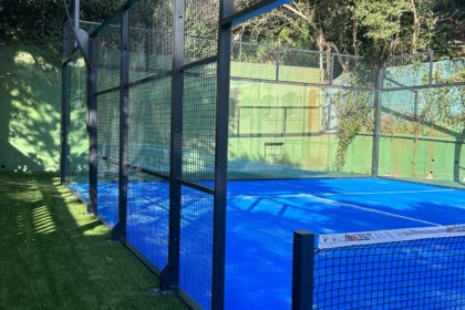 Construction d'un court de tennis à Cannes