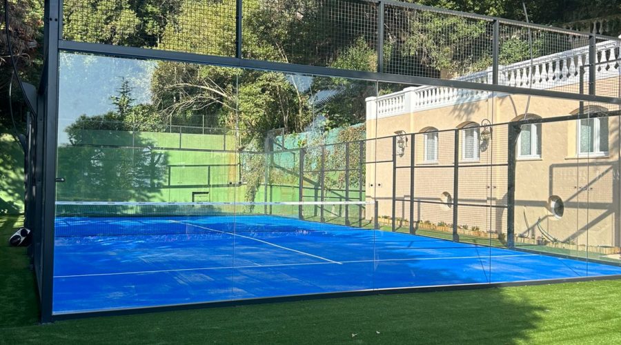 Construction d'un court de tennis à Cannes