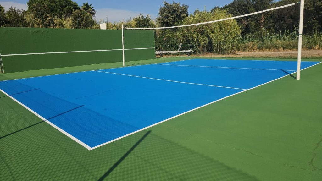 Construction d'un court de tennis à Cannes