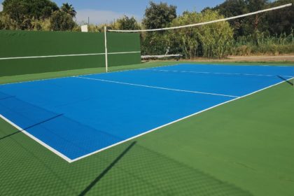 Construction d'un court de tennis à Cannes
