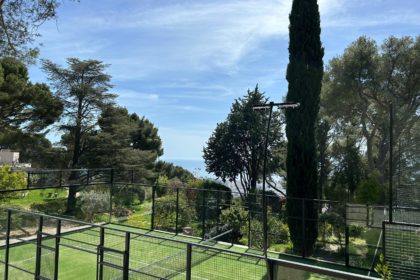 Construction d'un court de tennis en gazon synthétique à Nice