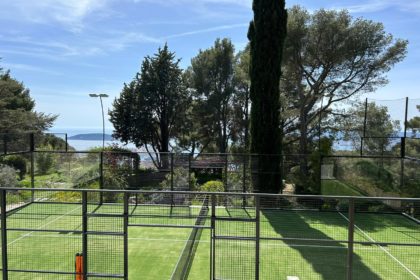 Construction d'un court de tennis en gazon synthétique à Nice