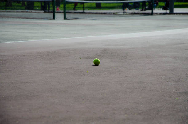 Construction d'un court de tennis en béton poreux à Cannes