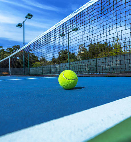 Construction d'un court de tennis à Cannes