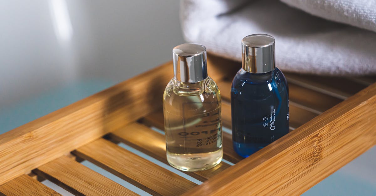 découvrez des astuces et conseils pratiques pour organiser votre salle de bain de manière efficace. transformez votre espace en un lieu fonctionnel et esthétique grâce à des solutions de rangement innovantes et adaptées à vos besoins.