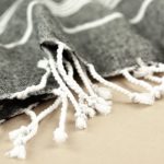 découvrez notre collection de foutas, ces magnifiques draps de bain légers et élégants. parfaits pour la plage ou le spa, nos foutas allient style et fonctionnalité, avec des motifs variés et des couleurs vibrantes. plongez dans le confort et la douceur de nos foutas pour un moment de détente inégalé.