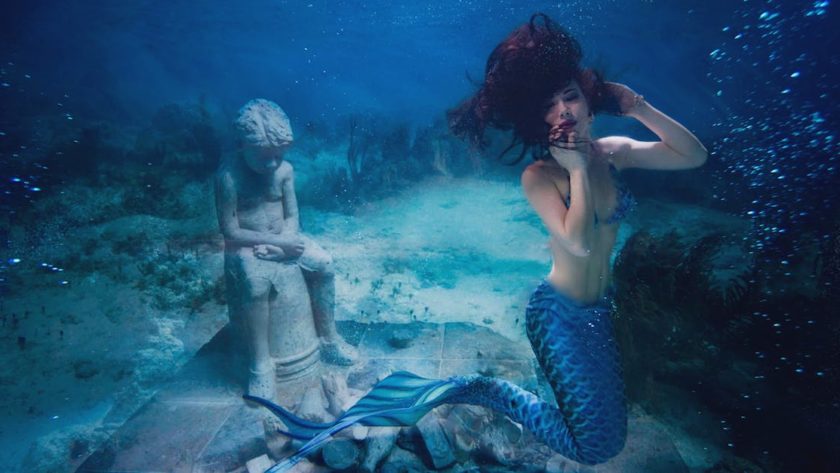 découvrez notre magnifique costume de sirène, idéal pour les fêtes, les festivals ou les soirées à thème. plongez dans un univers féérique avec nos tenues scintillantes et confortables, conçues pour faire briller votre côté aquatique.