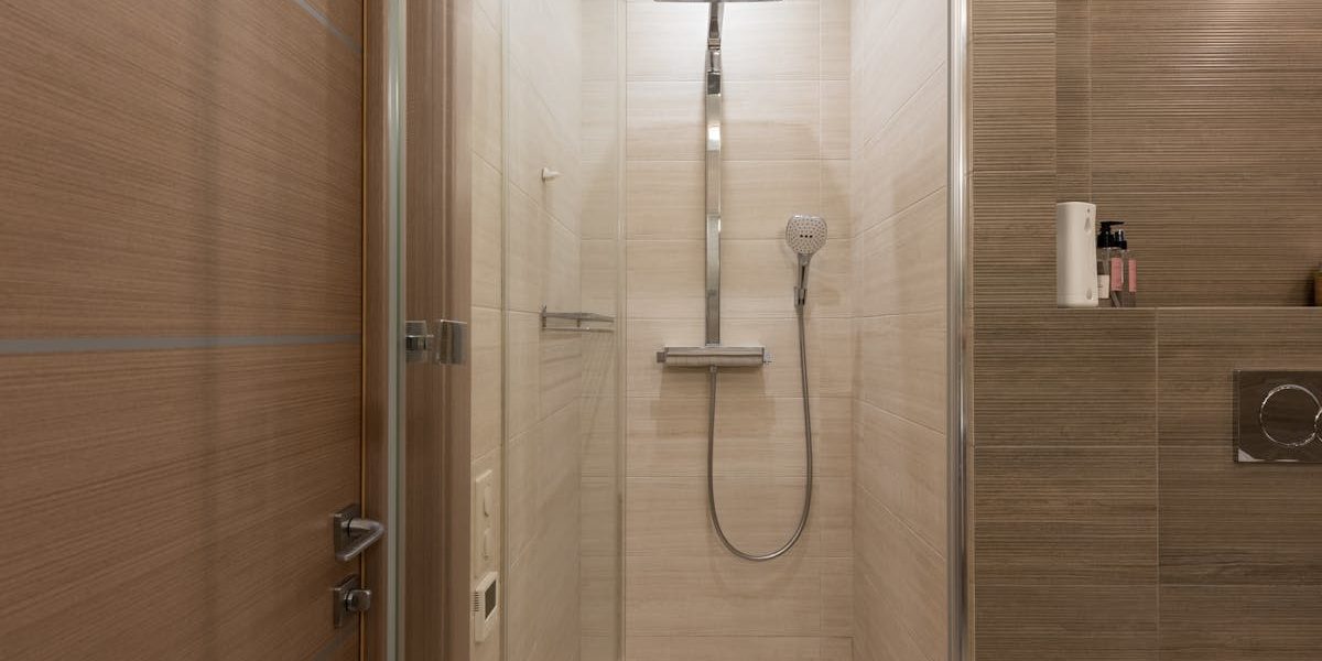 découvrez notre gamme d'accessoires de douche pour transformer votre salle de bain en un véritable espace de bien-être. des rideaux de douche aux distributeurs de savon, trouvez tout le nécessaire pour allier style et fonctionnalité.