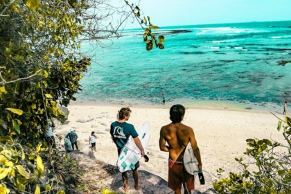 découvrez bali, l’île des dieux : plages paradisiaques, rizières verdoyantes, temples majestueux et culture envoûtante. partez à la rencontre d’une destination unique en indonésie alliant détente, aventure et spiritualité.