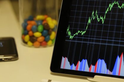 découvrez les fondamentaux du trading, les stratégies pour débutants et experts, ainsi que des conseils pratiques pour investir intelligemment sur les marchés financiers.