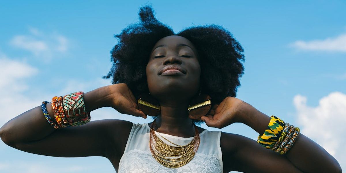 découvrez notre sélection d'accessoires tendances pour compléter votre style : bijoux, sacs, ceintures et bien plus pour toutes les occasions. livraison rapide et service de qualité !